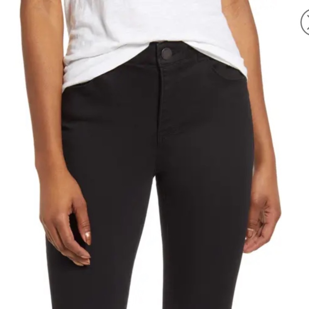 Wit and Wisdom black skinny an-solution ankle jeans. Like new condition.